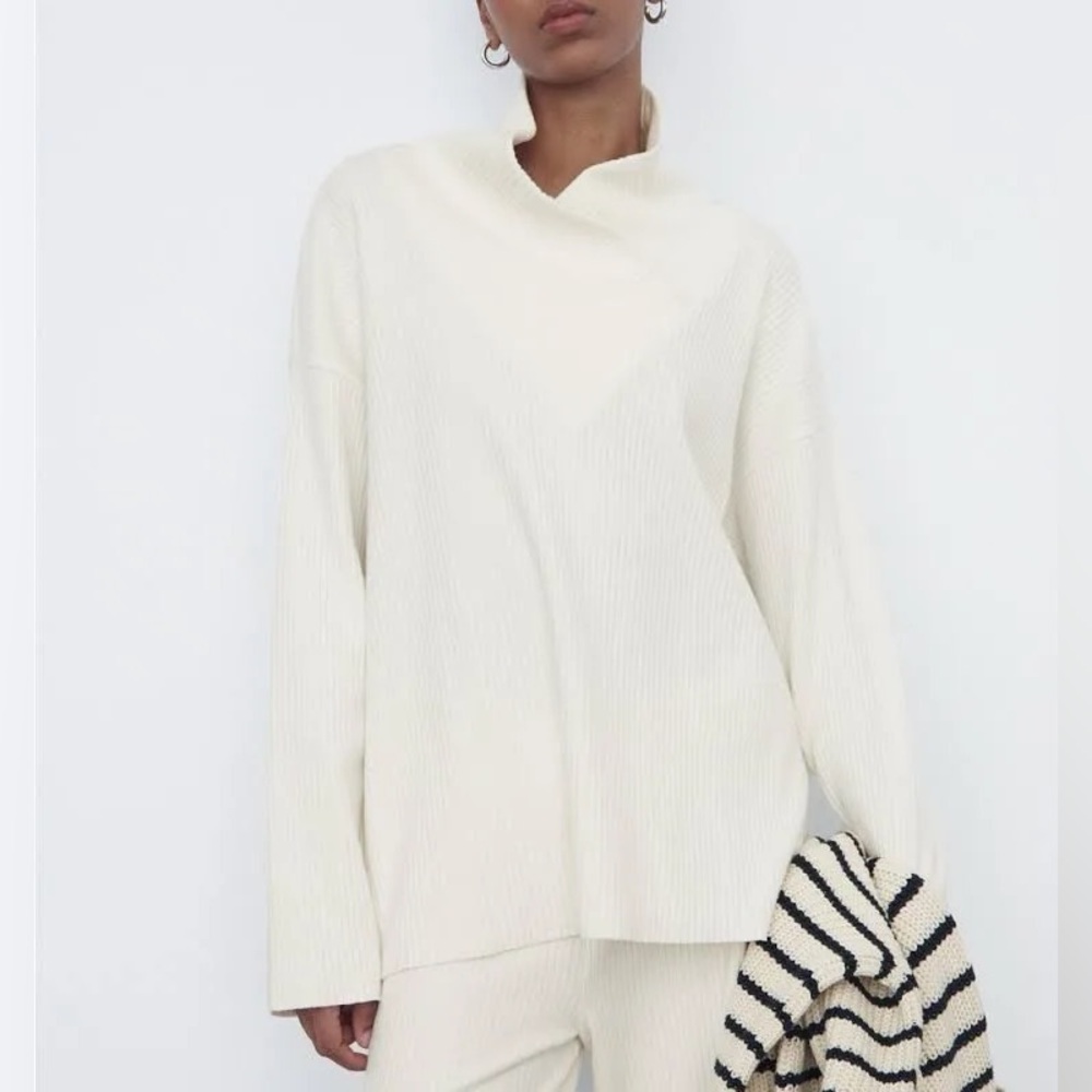 Zara BRUSHED RIBBED CROSSOVER COLLAR SWEATER